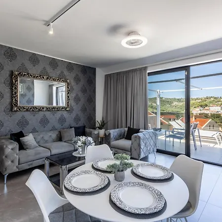 Golden Sunset - Exclusive 4-star Apartment *