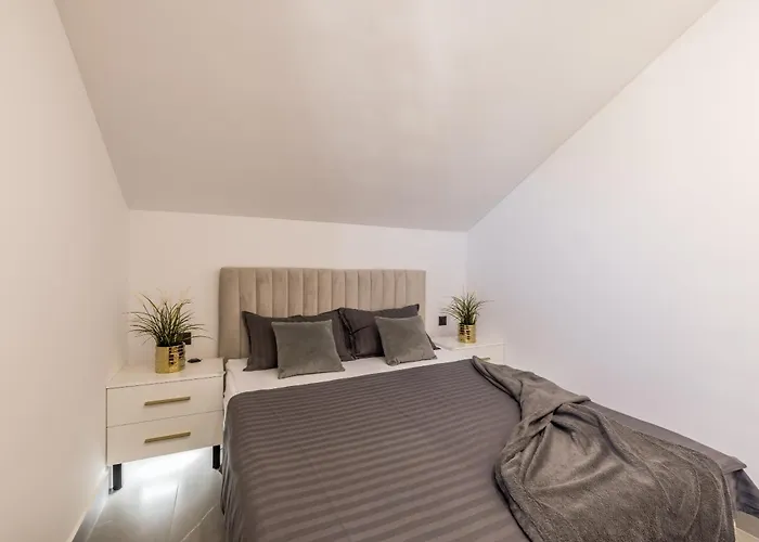 Golden Sunset - Exclusive 4-star Apartman *